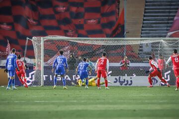 تفاوت بزرگ پرسپولیس و استقلال در دربی؛ برتری روانی اوسمار بر ساپینتو