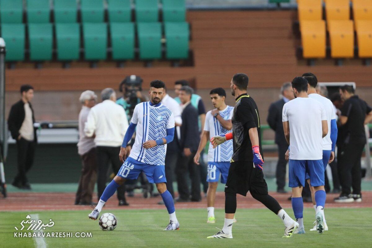 رامین رضاییان باز هم نیمکتنشین؛ ستاره استقلال از ترکیب دور شد رامین رضاییان باز هم نیمکتنشین؛ ستاره استقلال از ترکیب دور شد