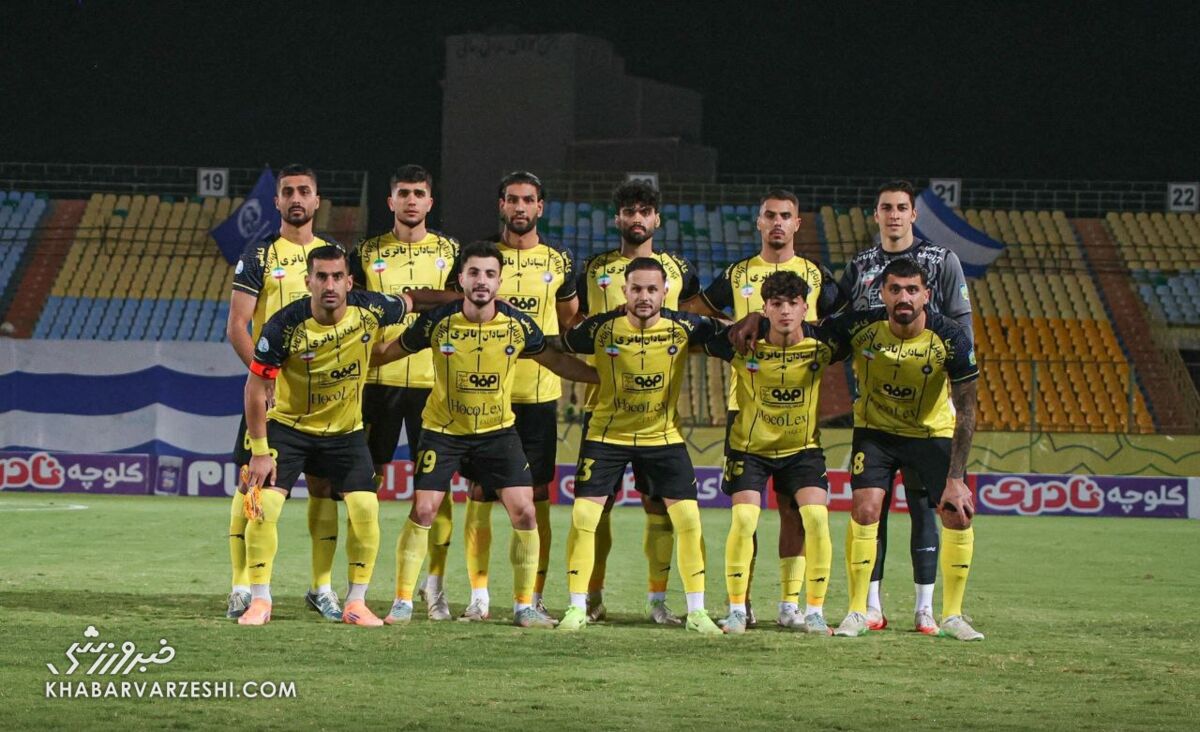 برنامه سپاهان مقابل آخال، محرم کمربند را محکم بست