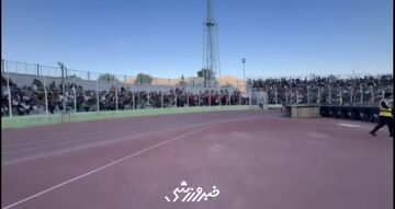 ویدیو| زنان خیبری و پرسپولیسی کنار هم؛ صحنه جالب در تختی خرم آباد