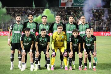 چشم تو چشم بز کوهی و گاندو! +عکس