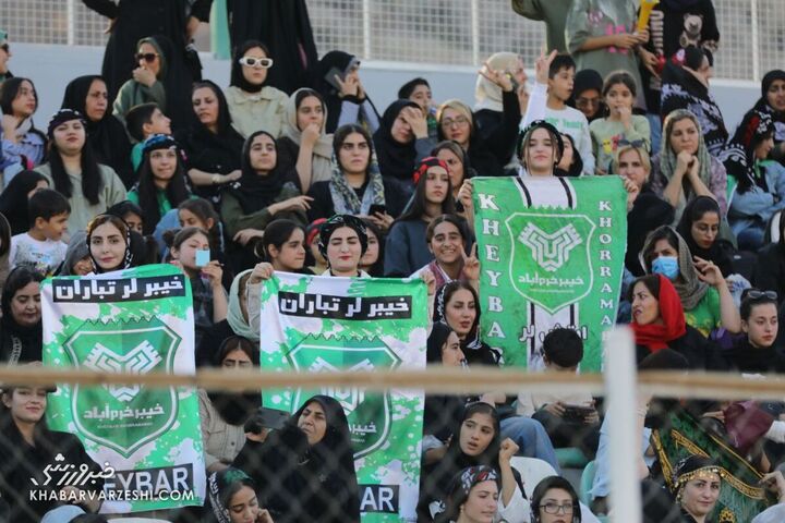 هواداران خیبر؛ خیبر - پرسپولیس
