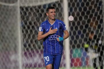 ۴۰۰ هزار دلار کجا، ۱,۵ میلیون دلار کجا؛ ستاره استقلال باید هم عاشق باشد!