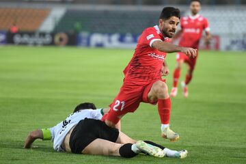 اولین تصویر از محمد عمری بعد از جراحی زانو +عکس