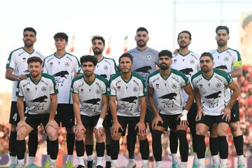 پوستر زیبای ذوب‌آهن؛ فوتبال علیه آتش‌سوزی هیرکانی! +عکس