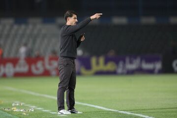 با تیم زیرکی و باهوشی طرف هستیم!/ می‌خواهیم دست پر زمین مسابقه را ترک کنیم