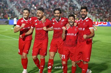 اجازه ندهید آن آقا در امورات پرسپولیس دخالت کند/ بازیکنان به حرف هاشمیان گوش نمی‌دهند