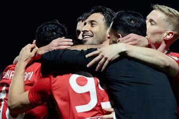 گل گهر ۰ - تراکتور ۵/ تی‌تی‌ها بی‌رحمانه از روی گل گهر رد شدند!/ آقای گل جدید لیگ با زلزله تیم اسکوچیچ در سیرجان