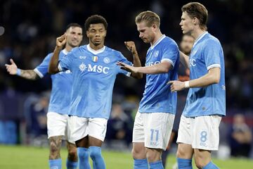 ناپولی ۳ - اینتر ۱/ افعیکُشی در خانه مارادونا/ ناپولی برنده جنگ صدرنشینی