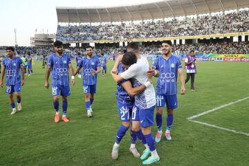 بازی استقلال همچنان بدون تماشاگر