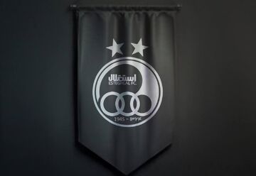 آبان «ماه تلخ استقلال» در فراغ اسطوره‌ها +عکس