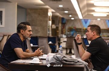 اوسمار با افشین پیروانی چشم تو چشم شد/ پایان یک شایعه در پرسپولیس +عکس