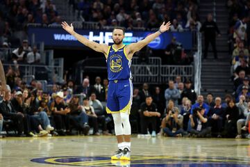 ویدیو| استفن کری از تونل ورزشگاه هم توپ را وارد سبد کرد!