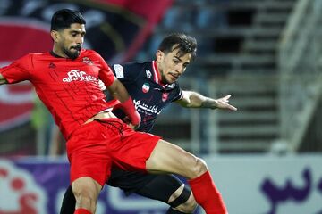 سلفی داوران جدال تراکتور - پرسپولیس وسط چمن استادیوم تبریز +عکس 