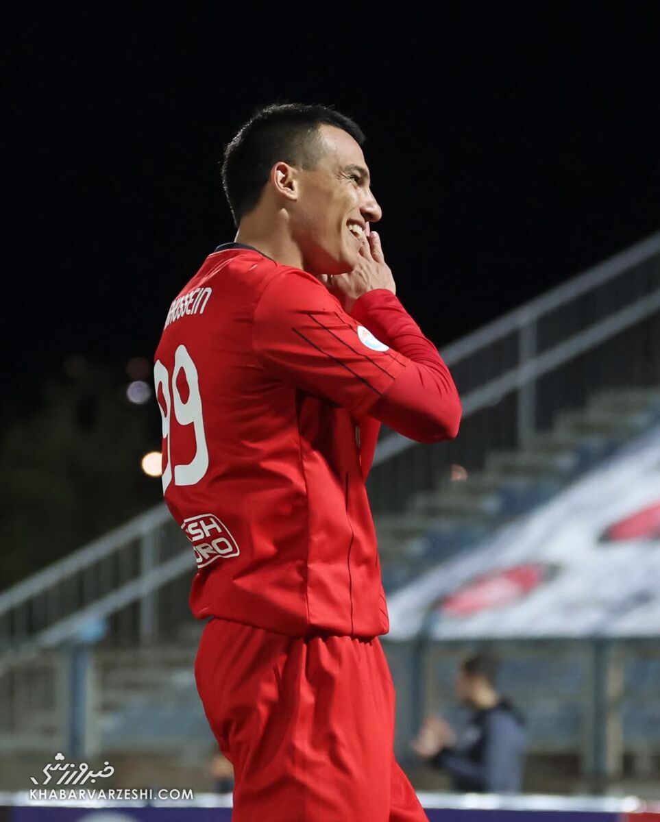 شادی گل امیرحسین حسینزاده در دیدار تراکتور مقابل پرسپولیس