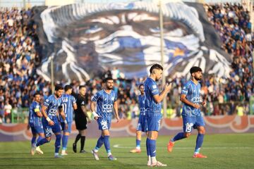 از پیراهن مشکلساز ساپینتو تا تشویق پرشور وریا غفوری؛ استقبال چشمگیر هواداران استقلال در شهر قدس