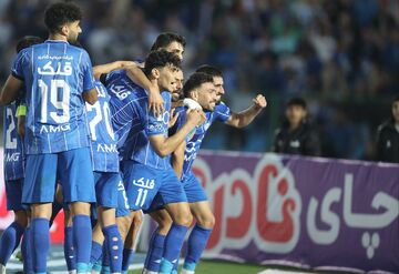 استقلال ۳ - آلومینیوم ۱/ با مثلث مرگبار، آلومینیوم شکست!/ آبی شدن صدر جدول با سه ضربه آسانی، منیر و کوشکی