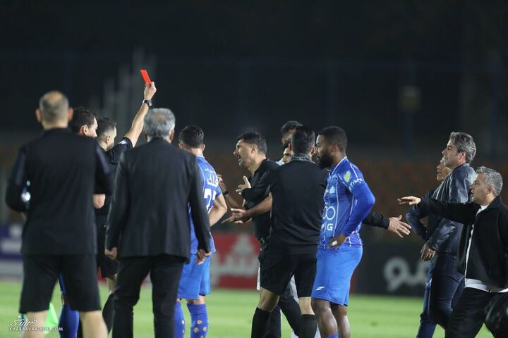 کارت قرمز؛ استقلال - آلومینیوم