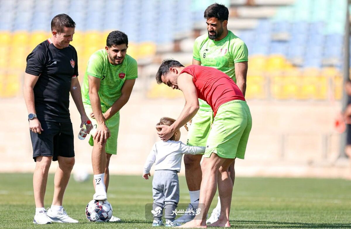 استقبال ویژه از اورونوف دوم در تمرین پرسپولیس +عکس