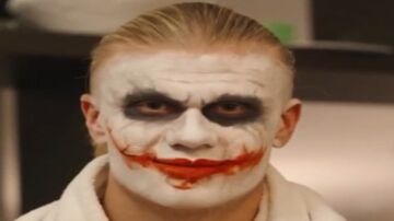 ویدیو| ستاره سیتی با گریم جوکر در خیابان‌های منچستر