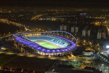 طلسم جلوگیری از ورود زنان به ورزشگاه‌ مشهد شکست/ تماشاگران ویژه بازی جام حذفی در استادیوم امام رضا +ویدیو