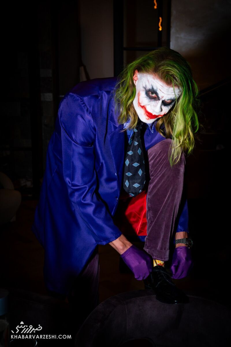 ارلینگ هالند با لباس جوکر در هالووین