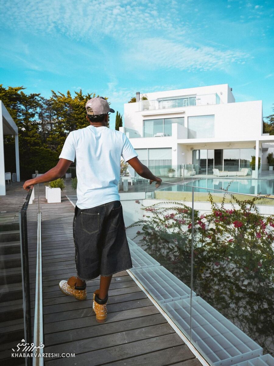 لامین یامال خانه شکیرا و پیکه را خرید