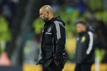 خطر حذف مسی و هم‌تیمی‌هایش از پلی‌آف؛ اعتراض ماسچرانو: داور چرا از VAR استفاده نکرد؟