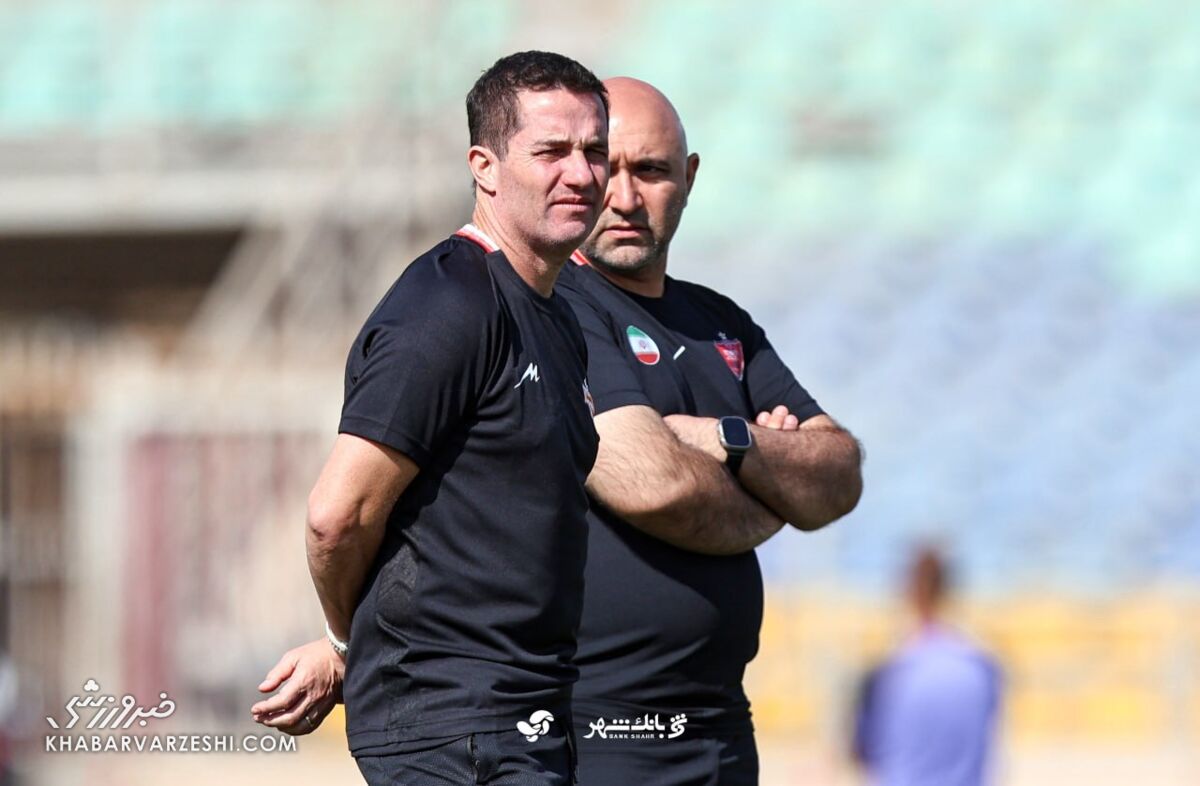 مجوز مربیان خارجی پرسپولیس صادر شد