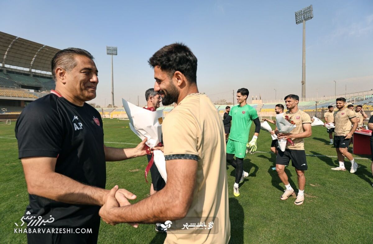 یک نفر رسماً از پرسپولیس جدا شد/ خداحافظی در محاصره سرخها +عکس