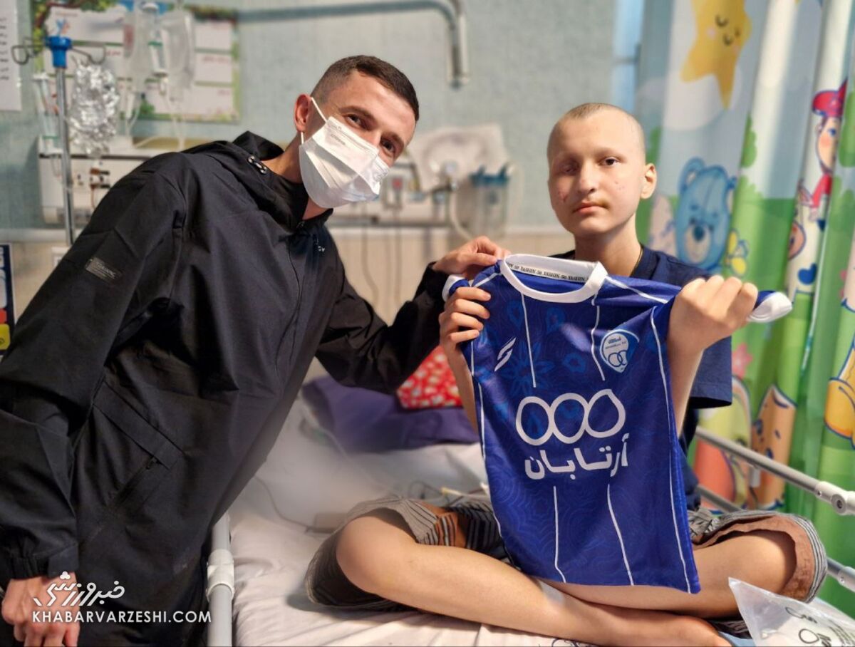 یاسر آسانی پیام استقلال را رساند/ ما برخاستیم؛ شما هم برمی‌خیزید! +عکس