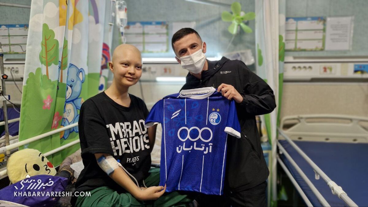 یاسر آسانی پیام استقلال را رساند/ ما برخاستیم؛ شما هم برمیخیزید! +عکس