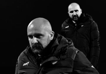 ویدیو| حمله قلبی مرگبار در دقیقه ۲۱؛ سرمربی سقوط کرد و دیگر برنخاست