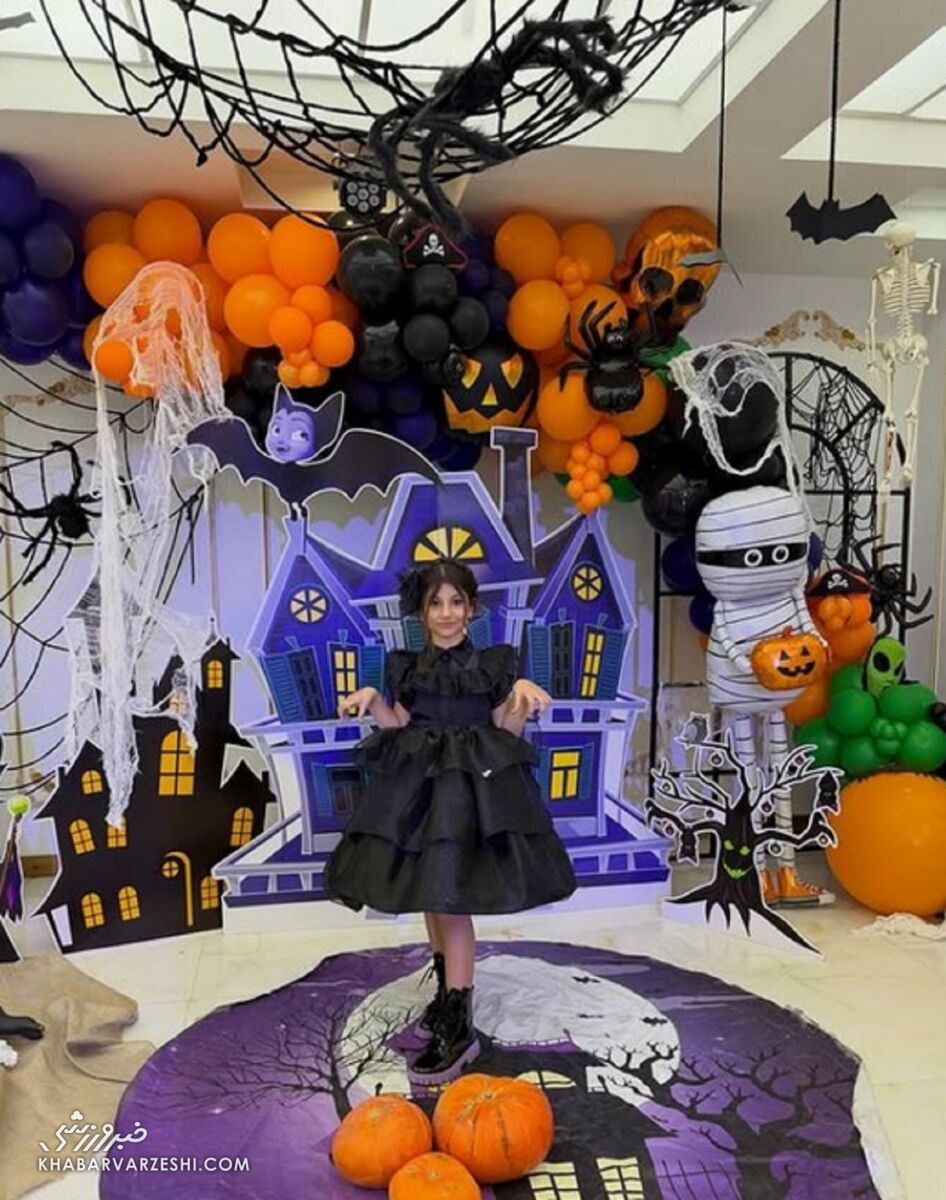 جشن هالووین در خانه دروازه بان تراکتور؛ دختر بیرانوند «ونزدی» شد +تصاویر