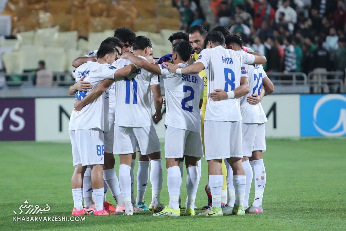 بازیکنان استقلال در دیدار مقابل الوحدات