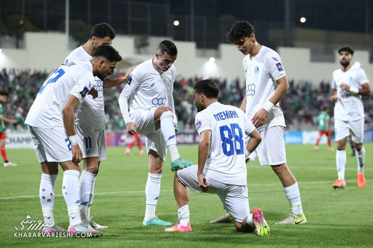 نمایش ساقبندهای گلزن استقلال/ فریم به فریم با شادی خاص؛ بوسه احمدی به زانوی آسانی +عکس و فیلم