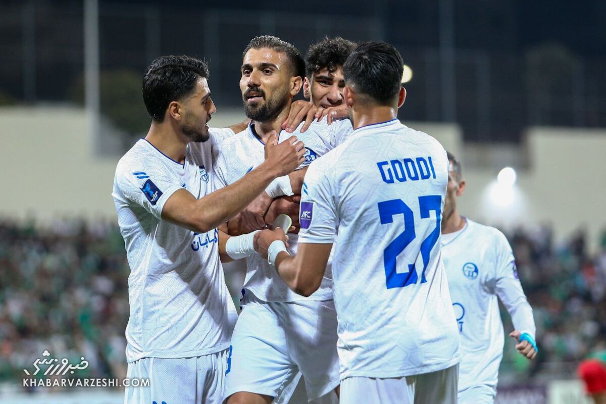 نمایش ساقبندهای گلزن استقلال/ فریم به فریم با شادی خاص؛ بوسه احمدی به زانوی آسانی +عکس و فیلم