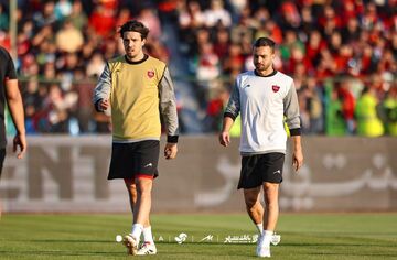 دو مسافر مرموز در هواپیمای پرسپولیس/ تکلیف بازیکنان مصدوم سرخ‌ها روشن شد 