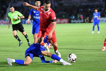 جای استوک سروش رفیعی روی سینه بازیکن استقلال +عکس