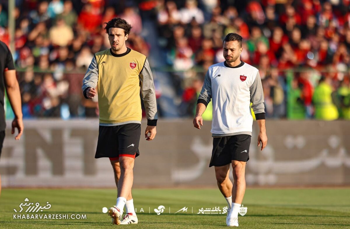 دو مسافر مرموز در هواپیمای پرسپولیس/ تکلیف بازیکنان مصدوم سرخ‌ها روشن شد 