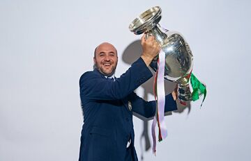 انتخاب خبرساز برای تیم ملی؛ دستیار مانچو آماده حضور در جام‌جهانی ۲۰۲۶ با ایران/ جانشین قلعه‌نویی از سرزمین چکمه به ایران می‌آید؟