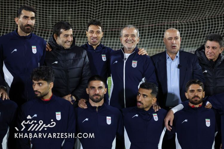 پزشکیان پا به توپ شد/ رئیس جمهور مقابل ستارههای تیم ملی و قلعهنویی +عکس