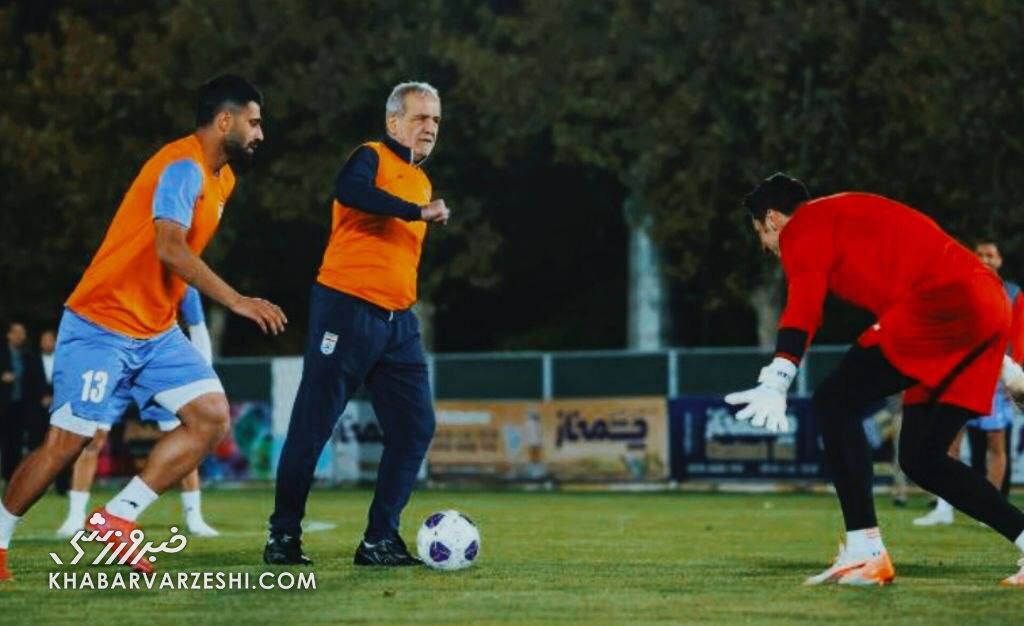 پزشکیان پا به توپ شد/ رئیس جمهور مقابل ستارههای تیم ملی و قلعهنویی +عکس