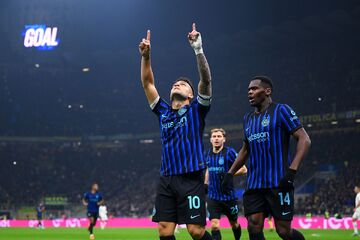 اینتر ۲ - لاتزیو ۰/ فرصت‌طلبی افعی؛ صدر آبی شد