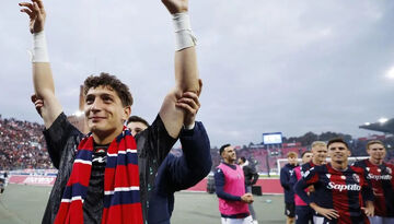 ویدیو| مصدومیت دروازه‌بان اصلی، معجزه برای گلر ۱۷ ساله؛ کلین شیت مقابل قهرمان فصل گذشته!