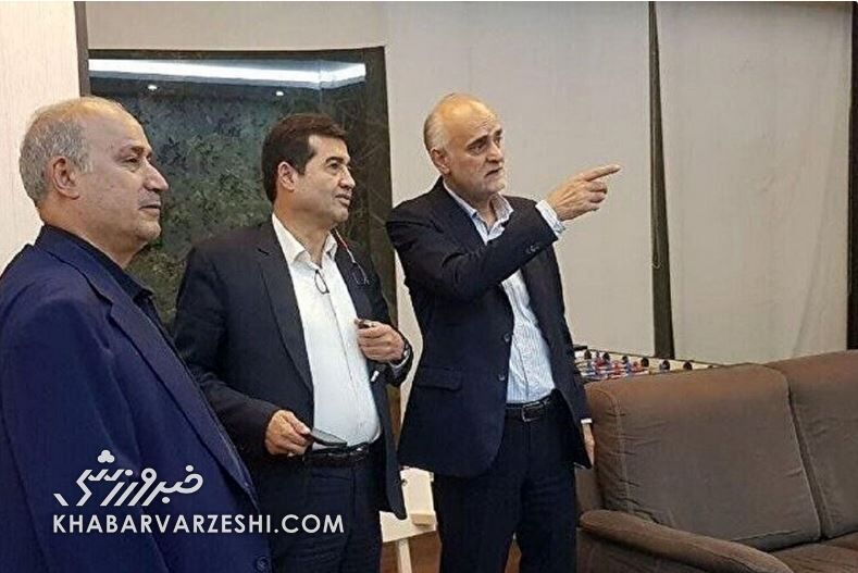 تاج و دنیامالی