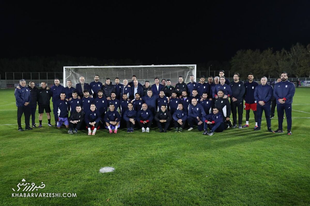 فنونی‌زاده: ایراد از بازیکنان تیم ملی نیست/ با همین‌ها در جام جهانی نتیجه می‌گیریم