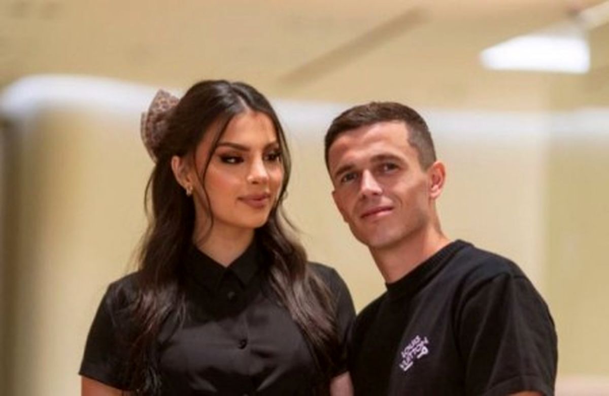 عاشقانه‌های یاسر آسانی و همسرش؛ آوازه‌شان تا مکه هم رفت! +عکس