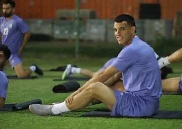 پوشیدن پیراهن علی دایی باعث افتخار است ولی به این شرط می‌پوشم! | انتقامی در کار نیست! +ویدیو