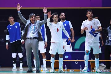 واکنش وحید شمسایی بعد از شکست مراکش/ علامت معنادار سرمربی تیم ملی بعد از قهرمانی ایران +ویدیو